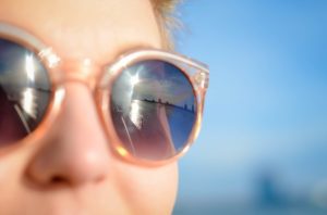 Gesicht in Sonnen für Vitamin D Auffüllung, Herpesausbruch möglich